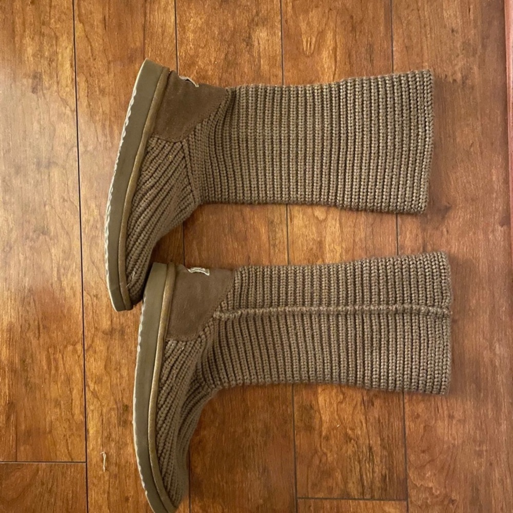 Ugg boots size 8